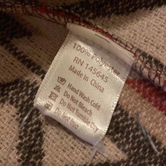 Aztec Pattern Poncho - Picture 6 of 7